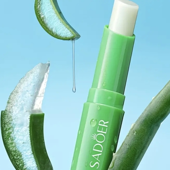 SADOER 98% ALOE VERA. Nourishing Lip Balm. Lip Care - Picture 4 of 6